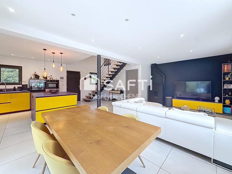 Maison - 140 m² - 5 pièces