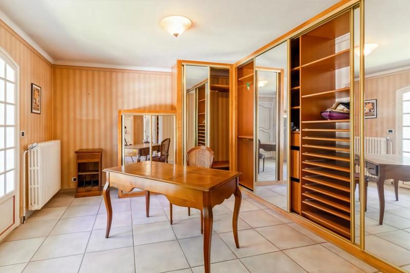 Maison - 500 m² - 8 pièces