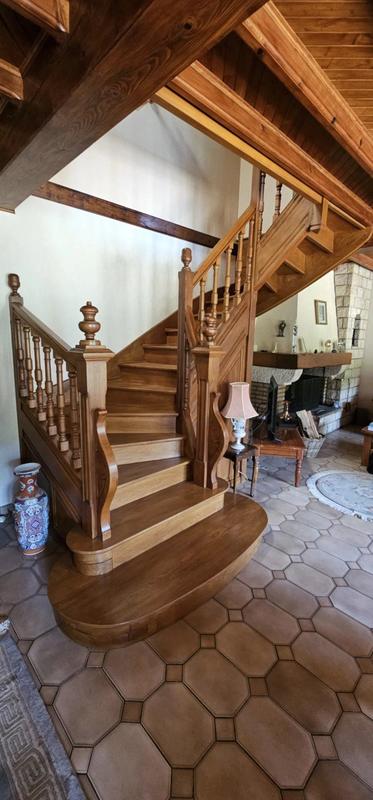 Maison - 212 m² - 9 pièces