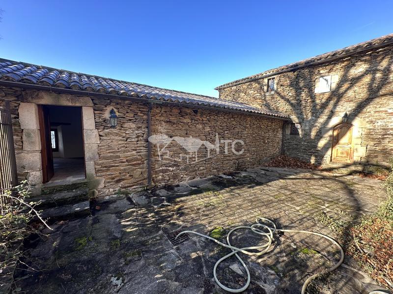 Corps de ferme - 329 m² - 16 pièces