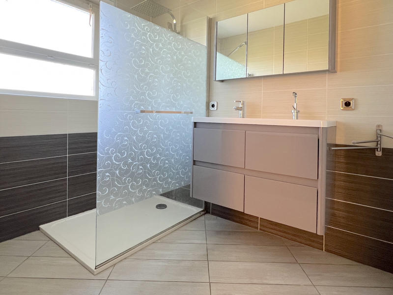 Maison - 185 m² - 6 pièces