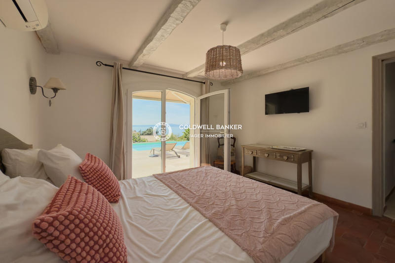 Maison - 298 m² - 7 pièces