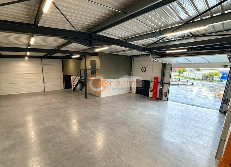 Local d'activité / Entrepôt - 750 m²