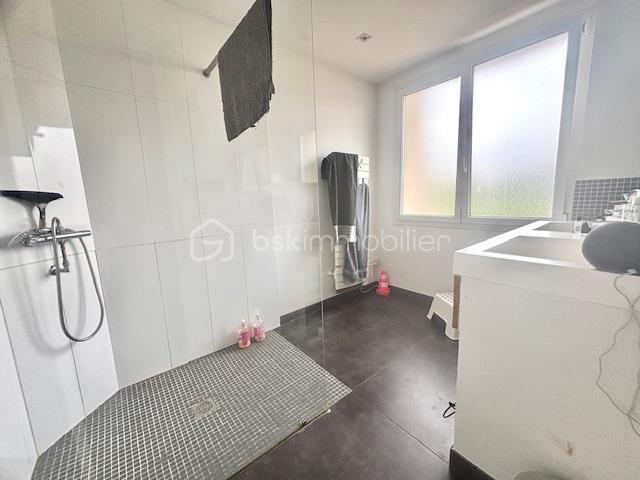 Maison - 96 m² - 5 pièces