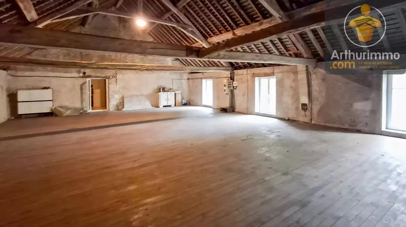 Maison - 223 m² - 9 pièces