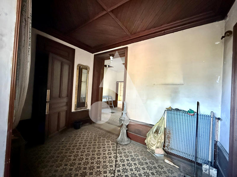 Demeure - 264 m² - 12 pièces