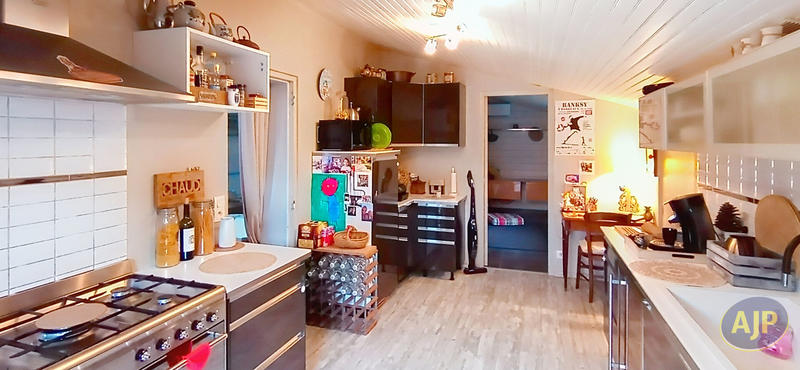 Maison - 90 m² - 6 pièces