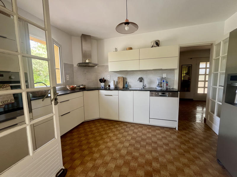 Villa - 221 m² - 6 pièces