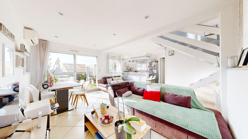 Maison - 94 m² - 5 pièces