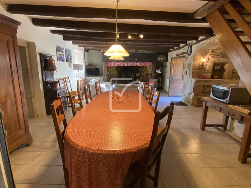 Maison - 298 m² - 12 pièces