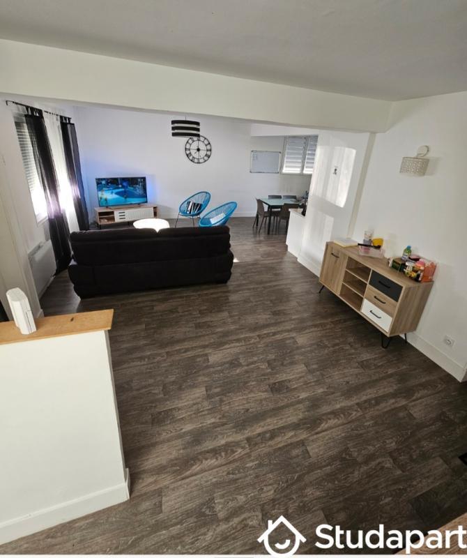 Chambre - 13 m² - 1 pièce