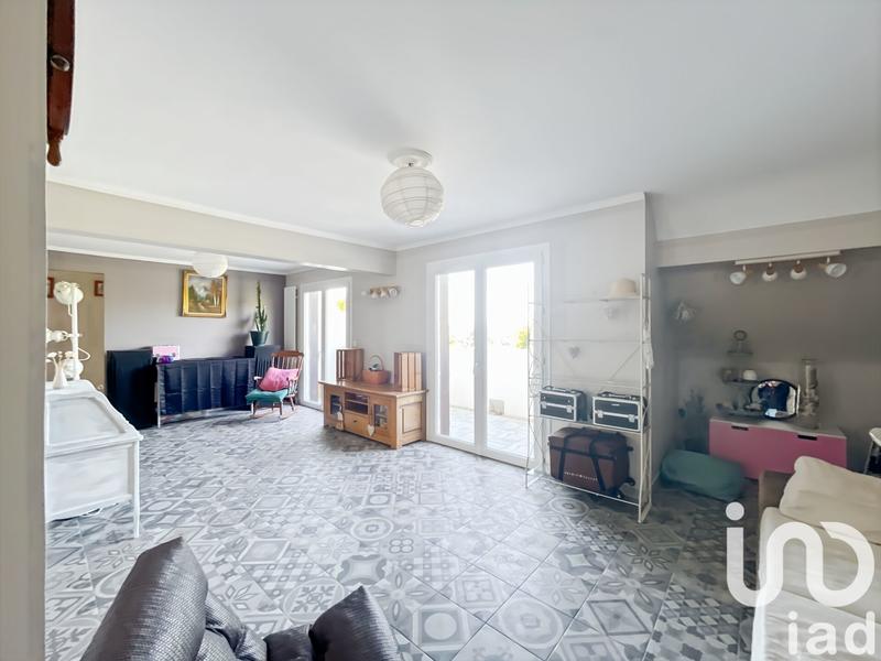 Maison - 200 m² - 8 pièces