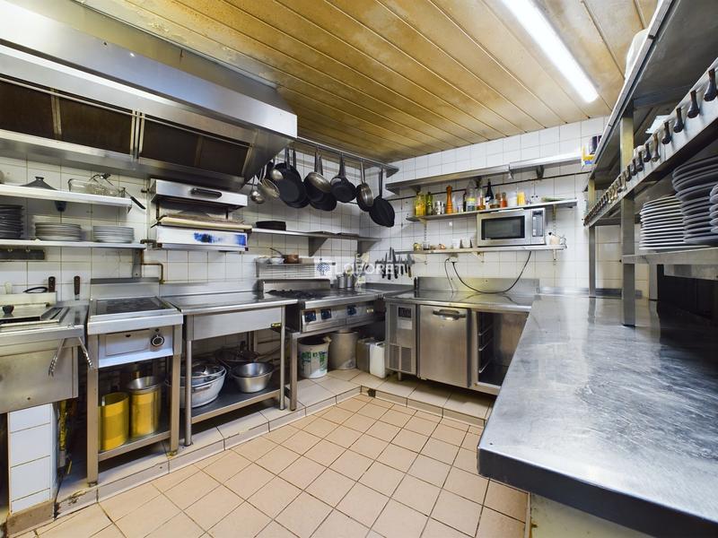 Local commercial - 820 m²