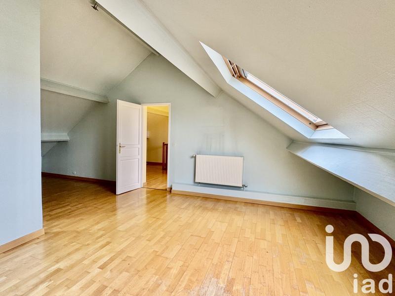 Maison - 200 m² - 7 pièces