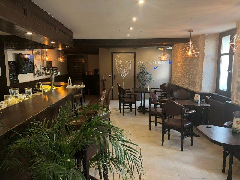 Local commercial - 900 m² - 20 pièces