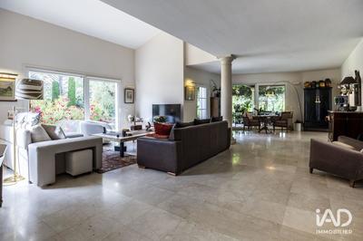 Maison - 300 m² - 6 pièces