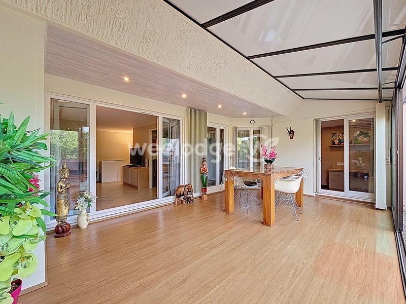 Appartement - 90 m² - 5 pièces