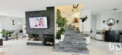 Maison - 240 m² - 9 pièces