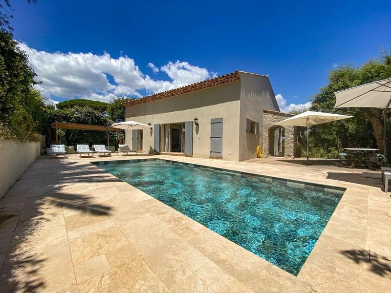 Maison - 220 m² - 6 pièces