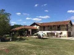 Propriété - 460 m² - 22 pièces