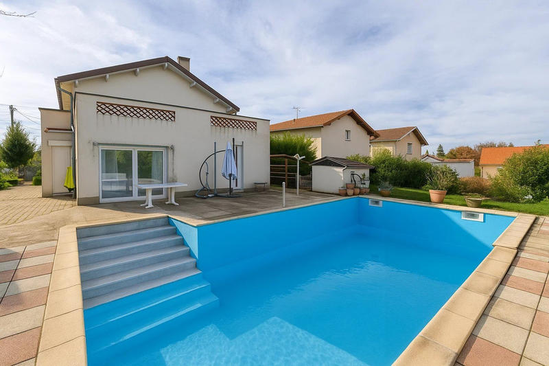 Maison - 182 m² - 9 pièces