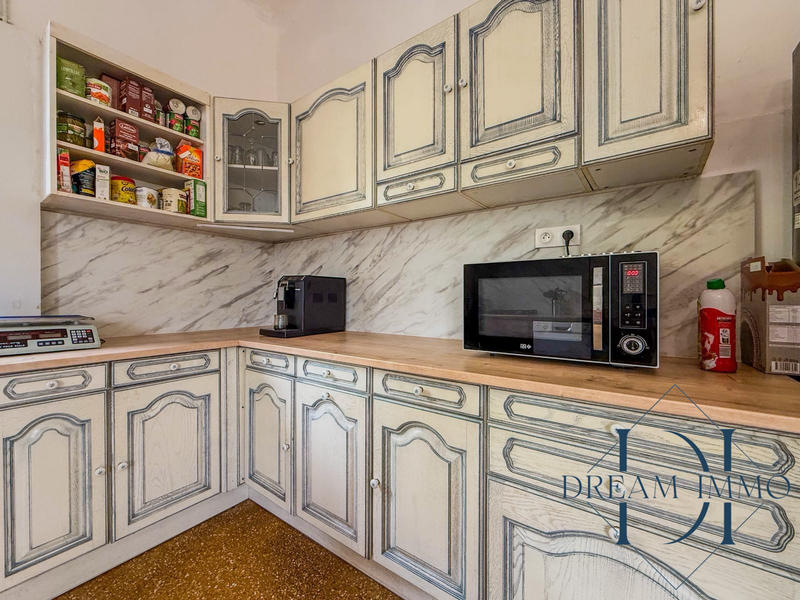 Maison - 204 m² - 8 pièces