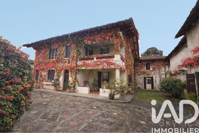 Maison - 271 m² - 6 pièces