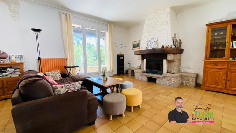 Maison - 237 m² - 7 pièces