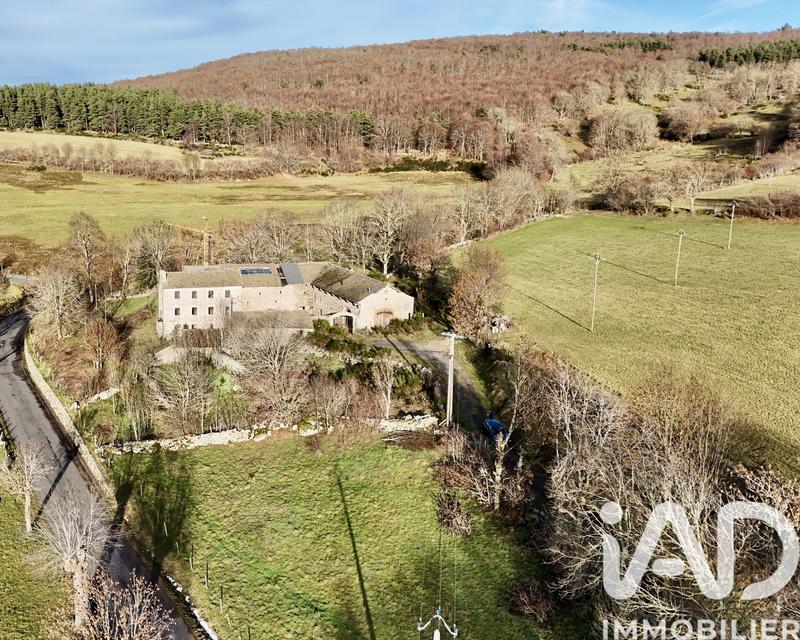 Maison - 521 m² - 13 pièces