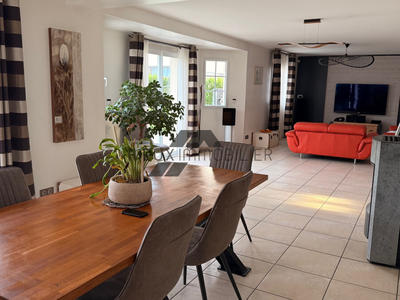 Propriété - 235 m² - 7 pièces