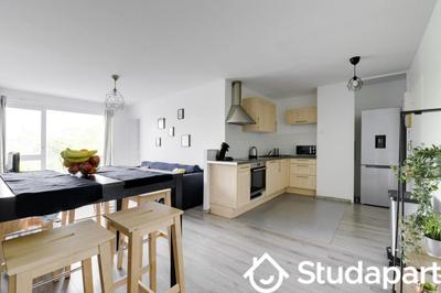 Chambre - 11 m² - 1 pièce