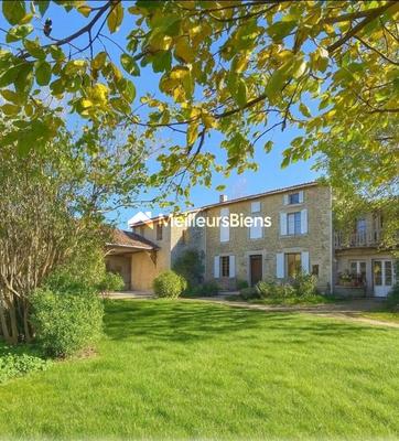 Propriété - 400 m² - 9 pièces