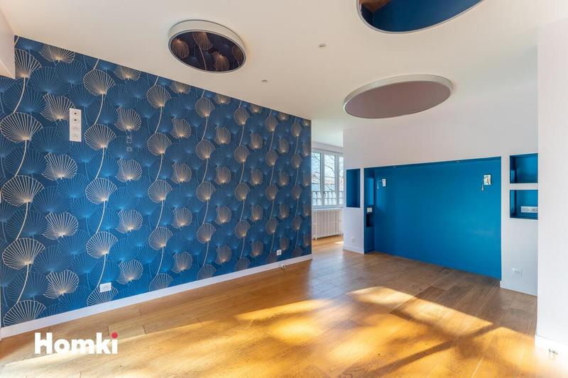 Maison - 210 m² - 7 pièces