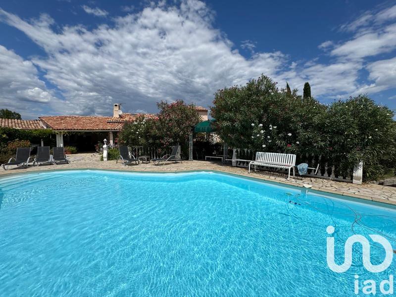 Maison - 244 m² - 4 pièces