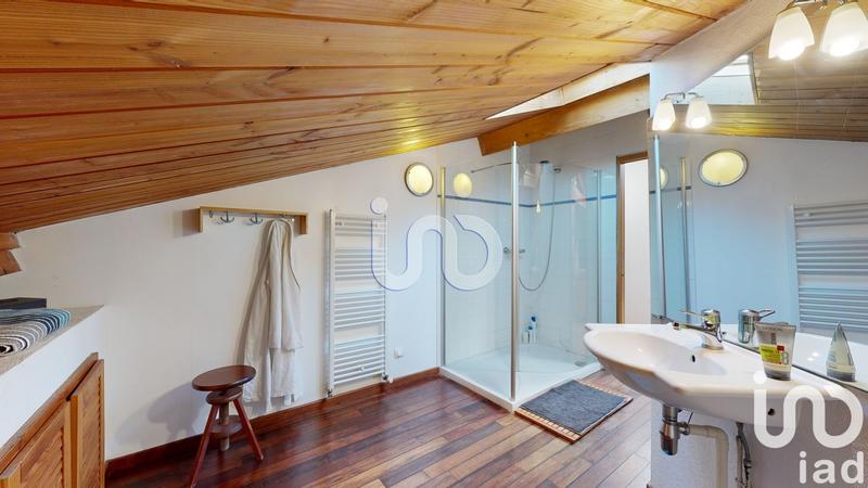 Maison - 242 m² - 6 pièces