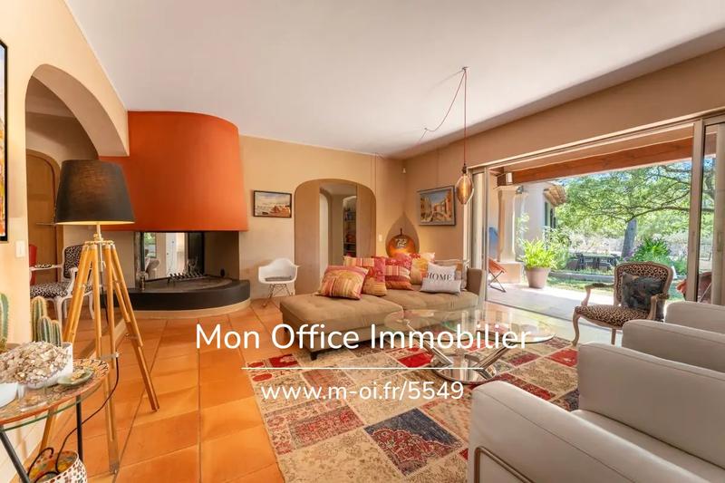 Propriété - 375 m² - 10 pièces