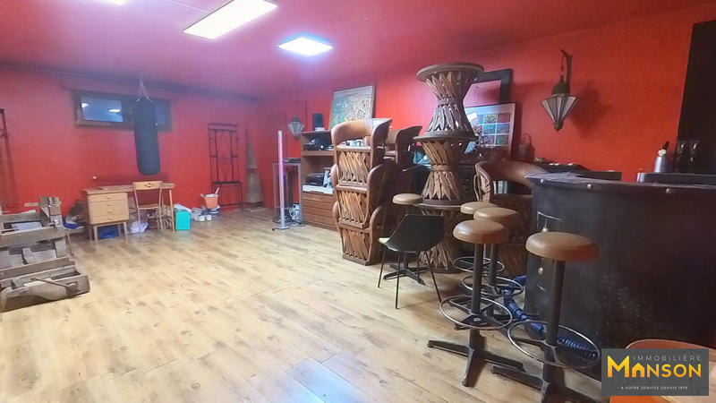 Maison - 322 m² - 12 pièces