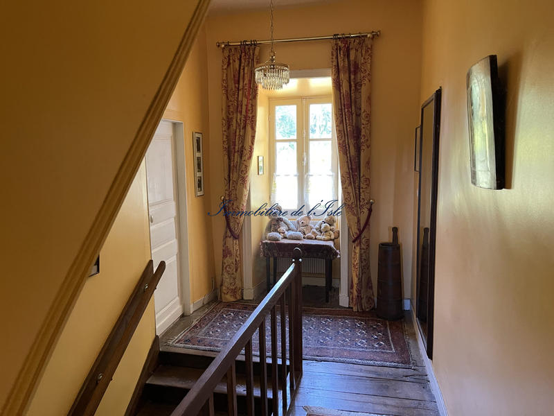 Maison - 290 m² - 8 pièces