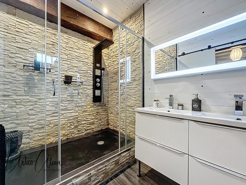 Maison - 271 m² - 9 pièces