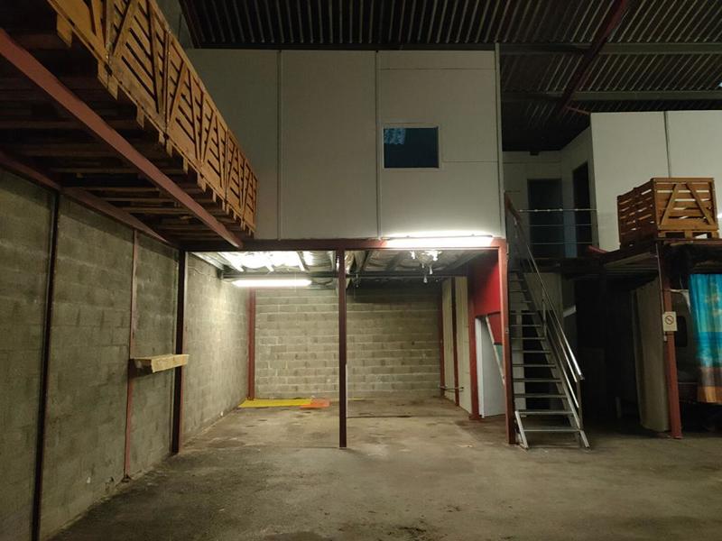 Maison - 1 000 m² - 1 pièce