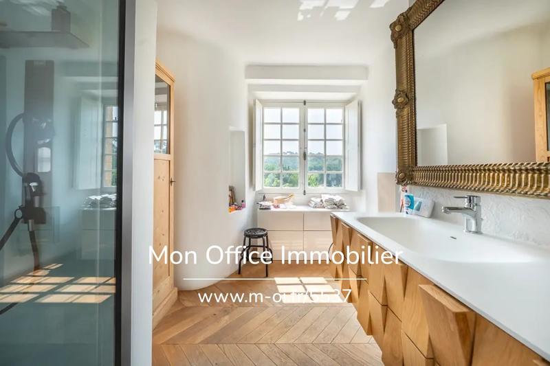 Maison - 500 m² - 8 pièces