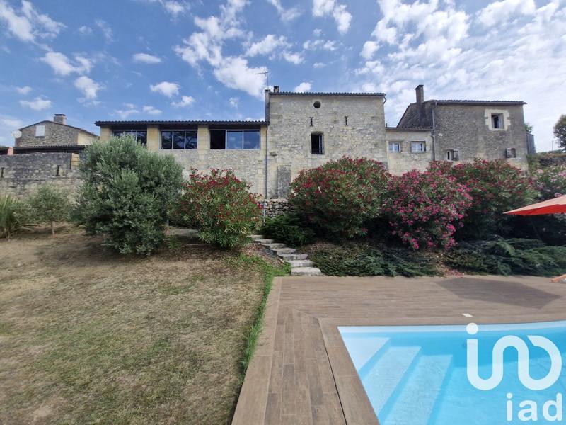 Maison - 230 m² - 6 pièces