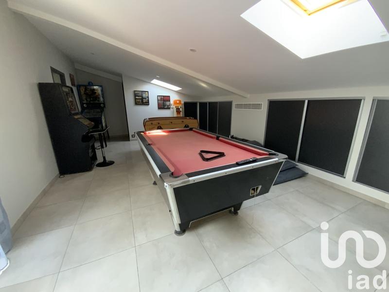 Maison - 305 m² - 7 pièces