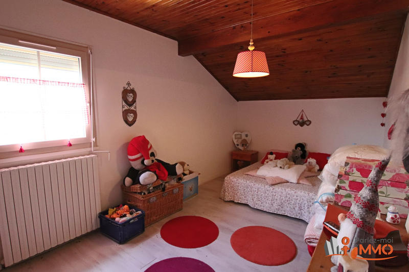 Maison - 90 m² - 8 pièces