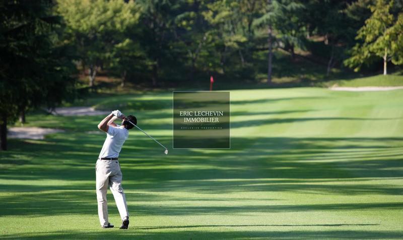 Maison - 290 m² - 8 pièces