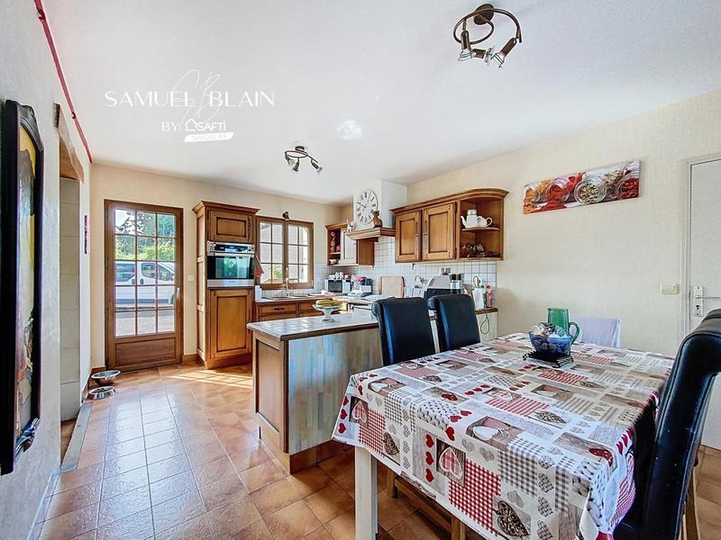 Maison - 170 m² - 9 pièces