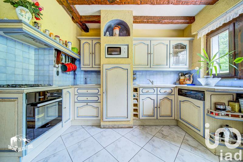 Maison - 203 m² - 9 pièces