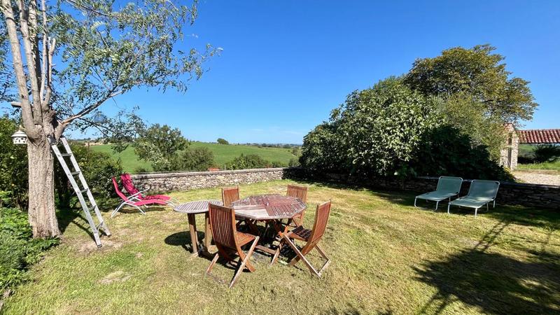 Maison - 240 m² - 6 pièces