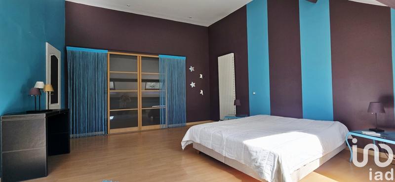 Maison - 290 m² - 8 pièces