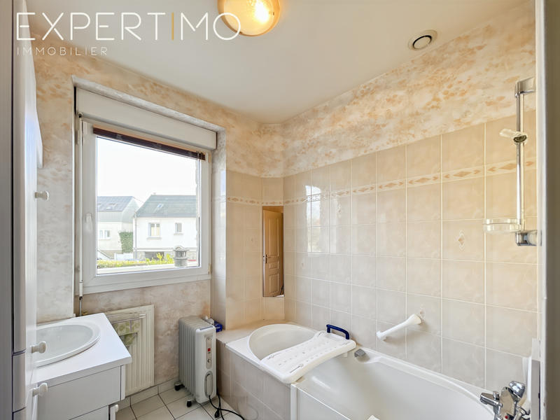 Maison - 97 m² - 5 pièces